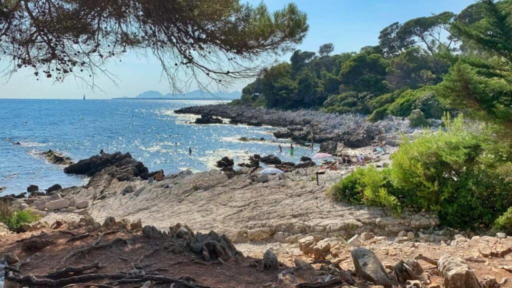 bay at coastal walk Cap d’Antibes 