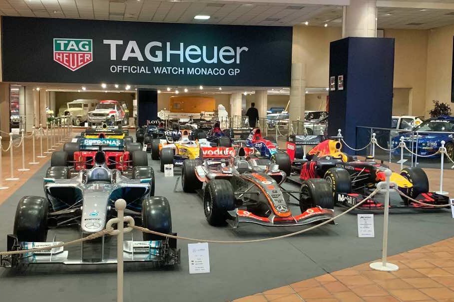 F1-racere fra bilmuseet i Monaco