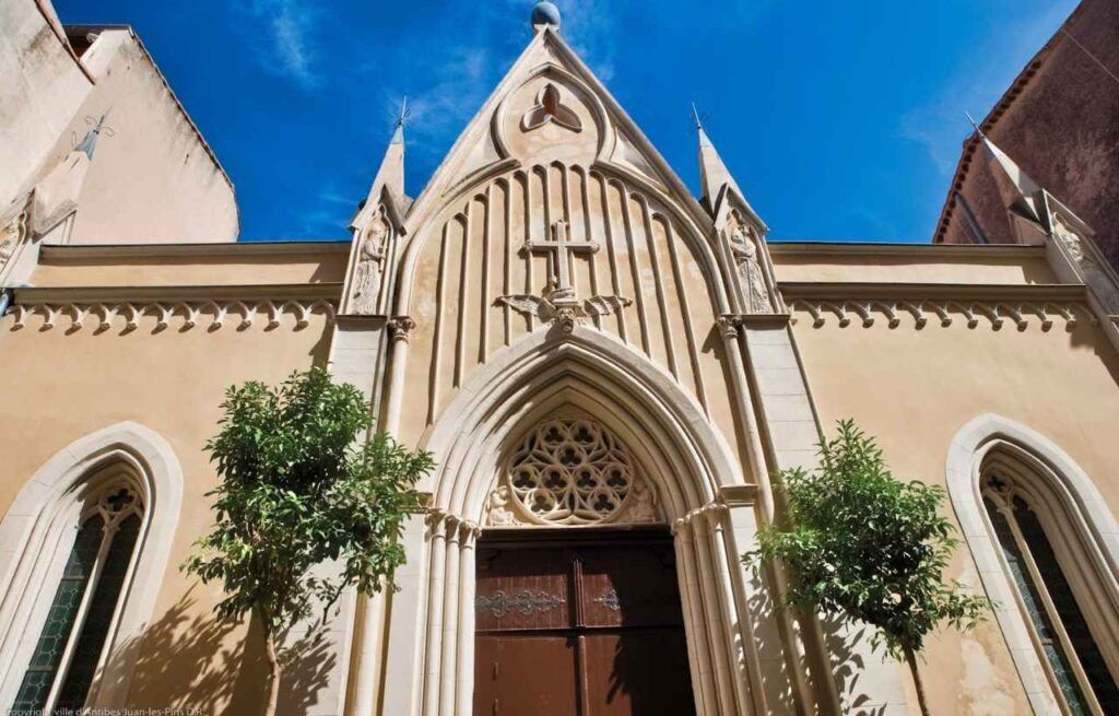 The main entrance of the Saint-Bernardin chapel in Antibes