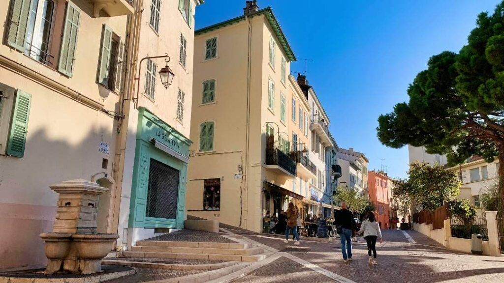 La Place du Suquet, Cannes