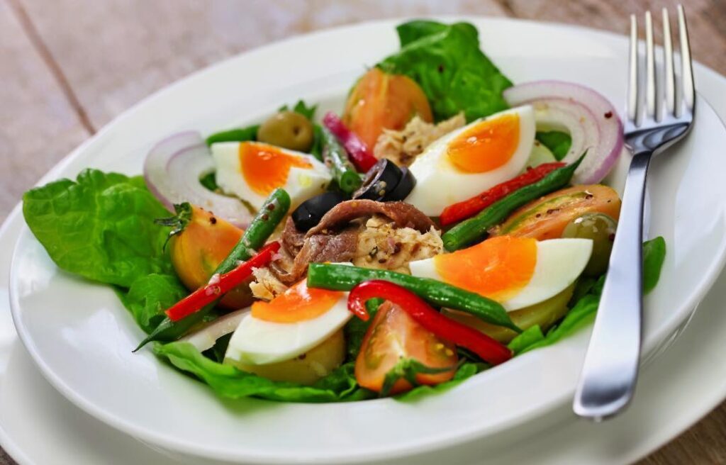 Salat Niçoise from old town of Nice