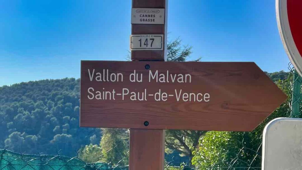 Vandreskilt med stien til Saint-Paul de Vence 