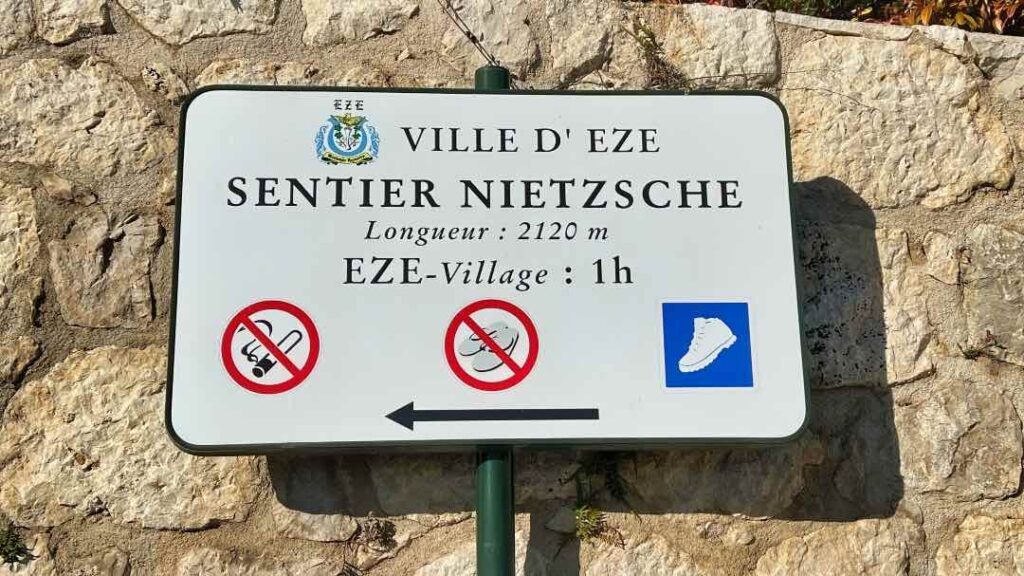 Sign to the hiking tour on Sentier Nietzsche Èze